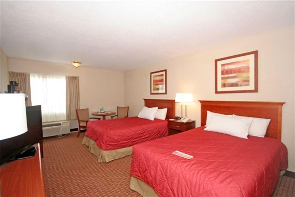 Ramada Burlington Hotel And Conference Center 部屋 写真