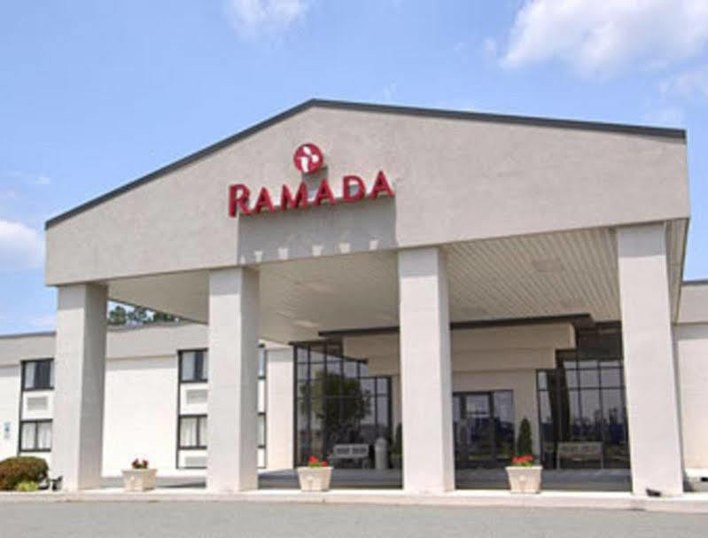 Ramada Burlington Hotel And Conference Center エクステリア 写真
